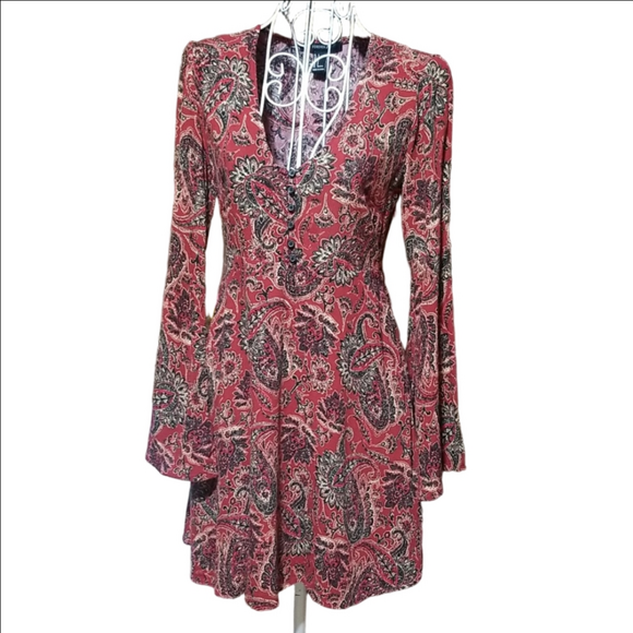Forever 21 Dresses & Skirts - Forever 21 rust paisley print dress. Size small